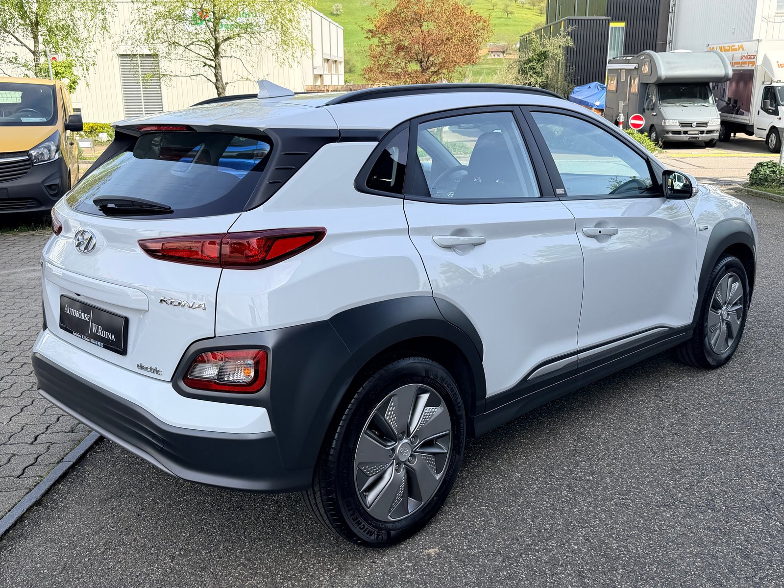 HYUNDAI Kona EV Amplia, Electric, Second hand / Used, Automatic - 3
