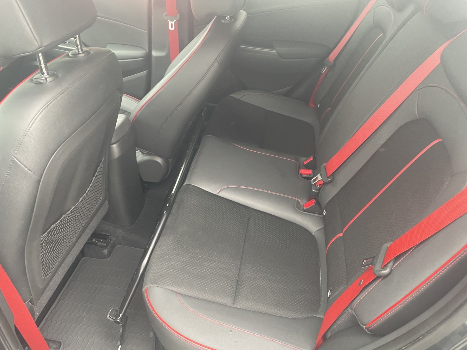 HYUNDAI Kona 1.6 GDi Hybrid Amplia, Hybride Intégral Essence/Électricité, Occasion / Utilisé, Automatique - 7