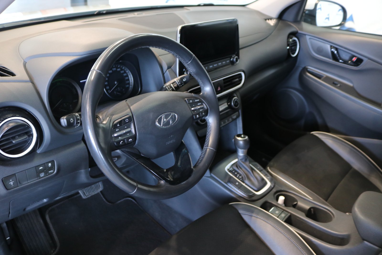 HYUNDAI Kona 1.6 GDi HEV Amplia DCT, Full-Hybrid Petrol/Electric, Second hand / Used, Automatic - 2