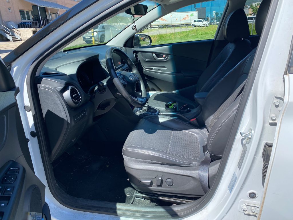 HYUNDAI KONA 1.6 T-GDi Launch Plus 4WD, Petrol, Second hand / Used, Automatic - 6