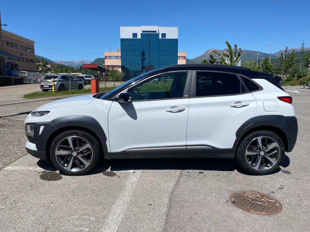 HYUNDAI KONA 1.6 T-GDi Launch Plus 4WD, Petrol, Second hand / Used, Automatic - 4