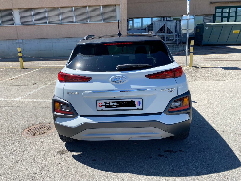 HYUNDAI KONA 1.6 T-GDi Launch Plus 4WD, Petrol, Second hand / Used, Automatic - 2