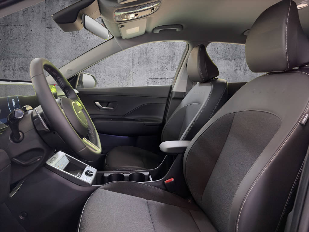 HYUNDAI Kona Electric Amplia 65kWh Heat Pump, Electric, Ex-demonstrator, Automatic - 7