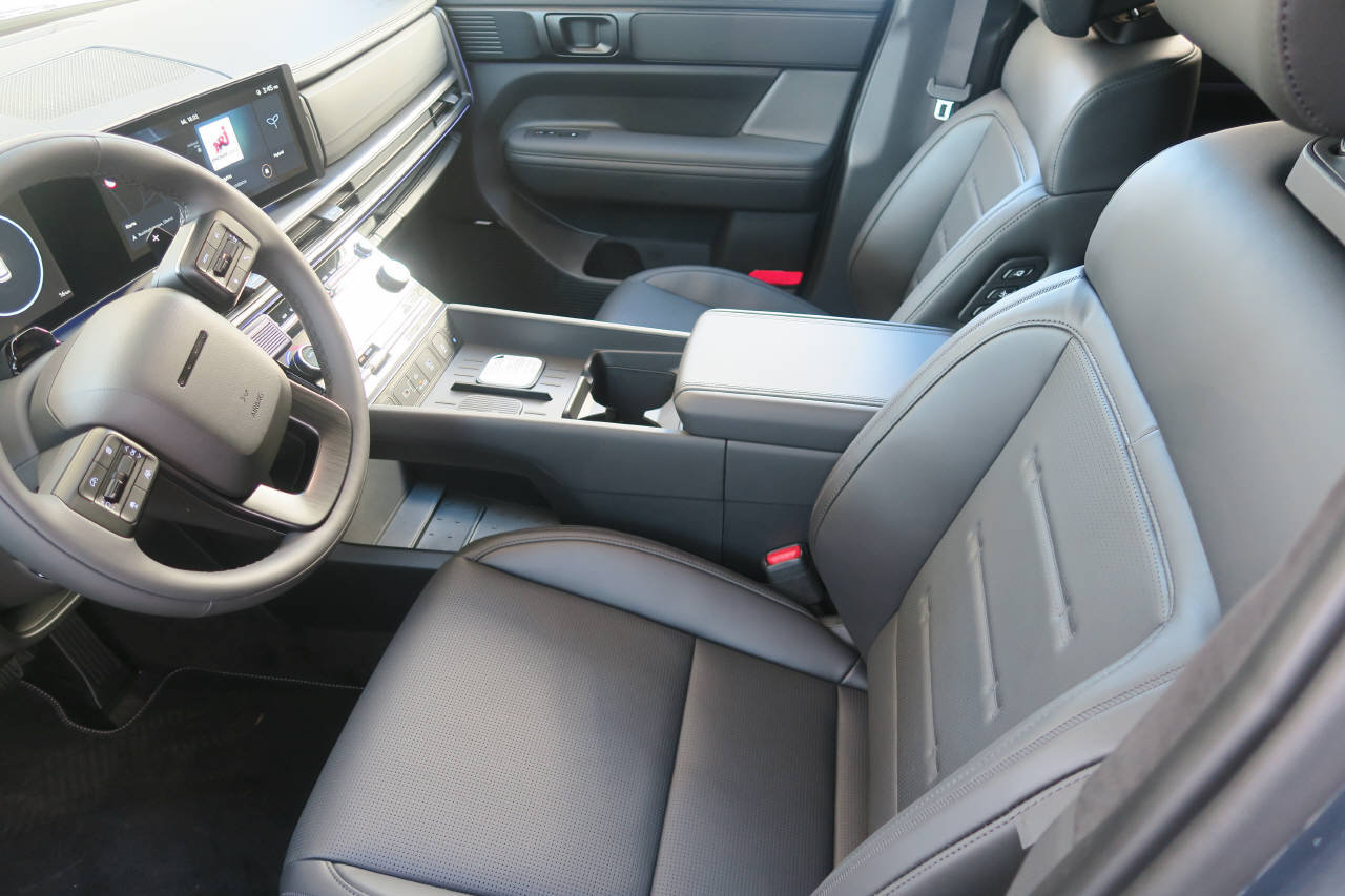HYUNDAI Santa Fe 1.6 T-GDi HEV Calligraphy 4x4, Hybride Intégral Essence/Électricité, Voiture nouvelle, Automatique - 4