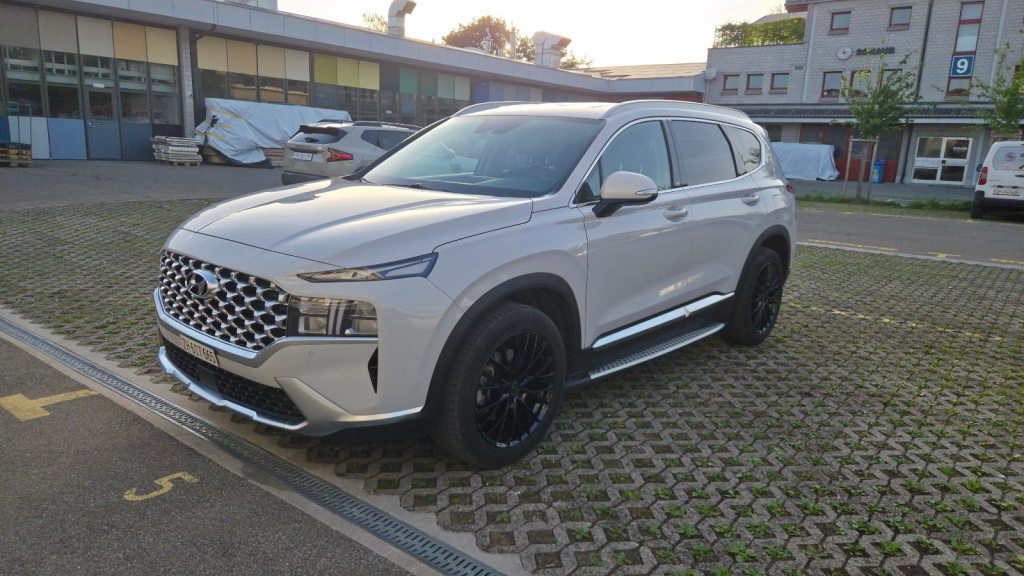 HYUNDAI Santa Fe 1.6 T-GDi HEV Amplia