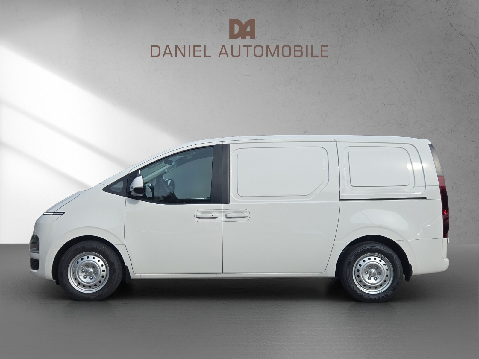 HYUNDAI Staria Cargo 84 kWh Amplia, Elettrica, Auto nuove, Automatico - 4