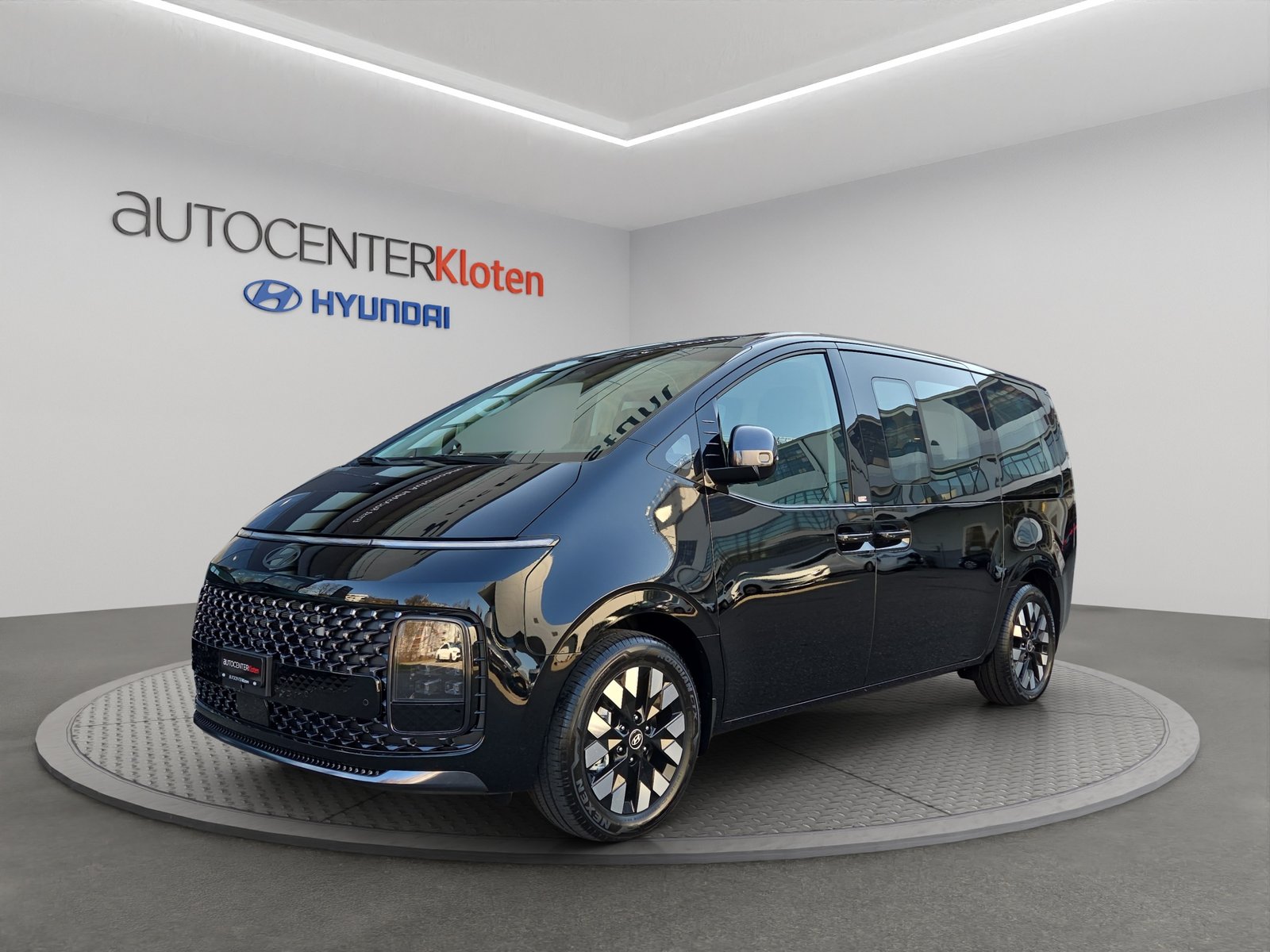 HYUNDAI Staria Premium 1.6 GDi HEV Amplia