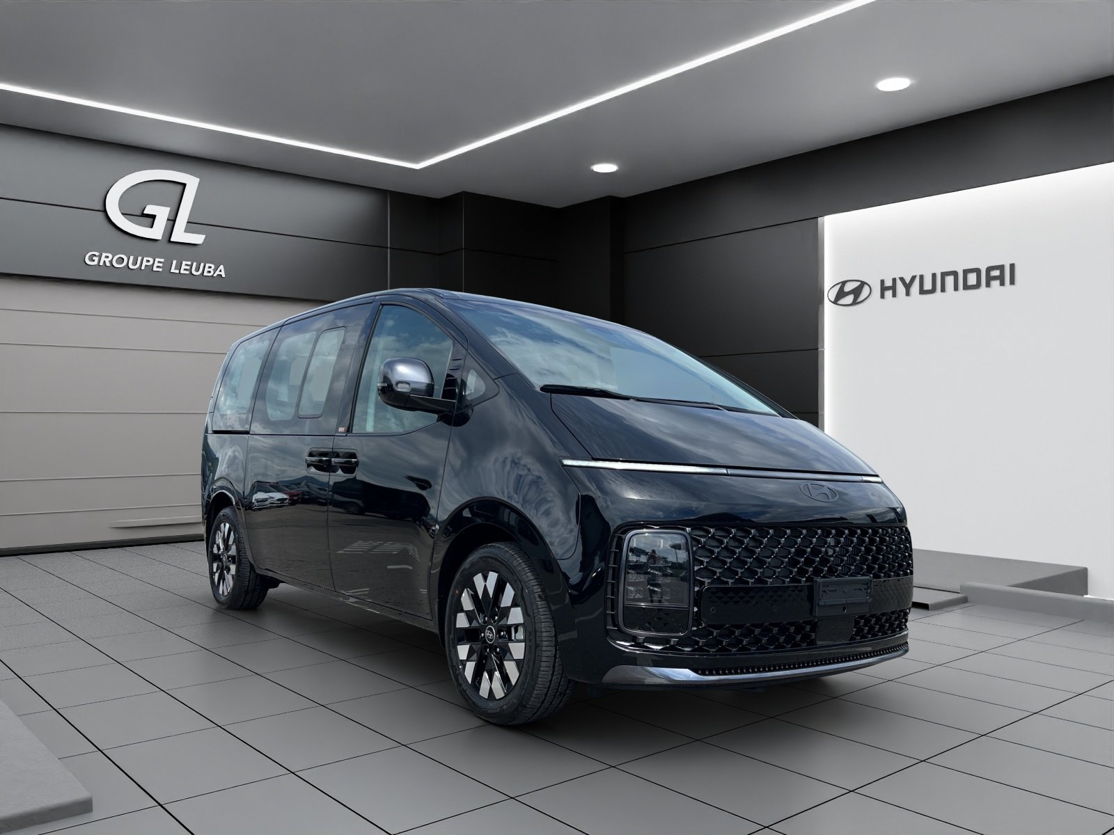 HYUNDAI Staria Premium 1.6 T-GDi HEV Amplia A