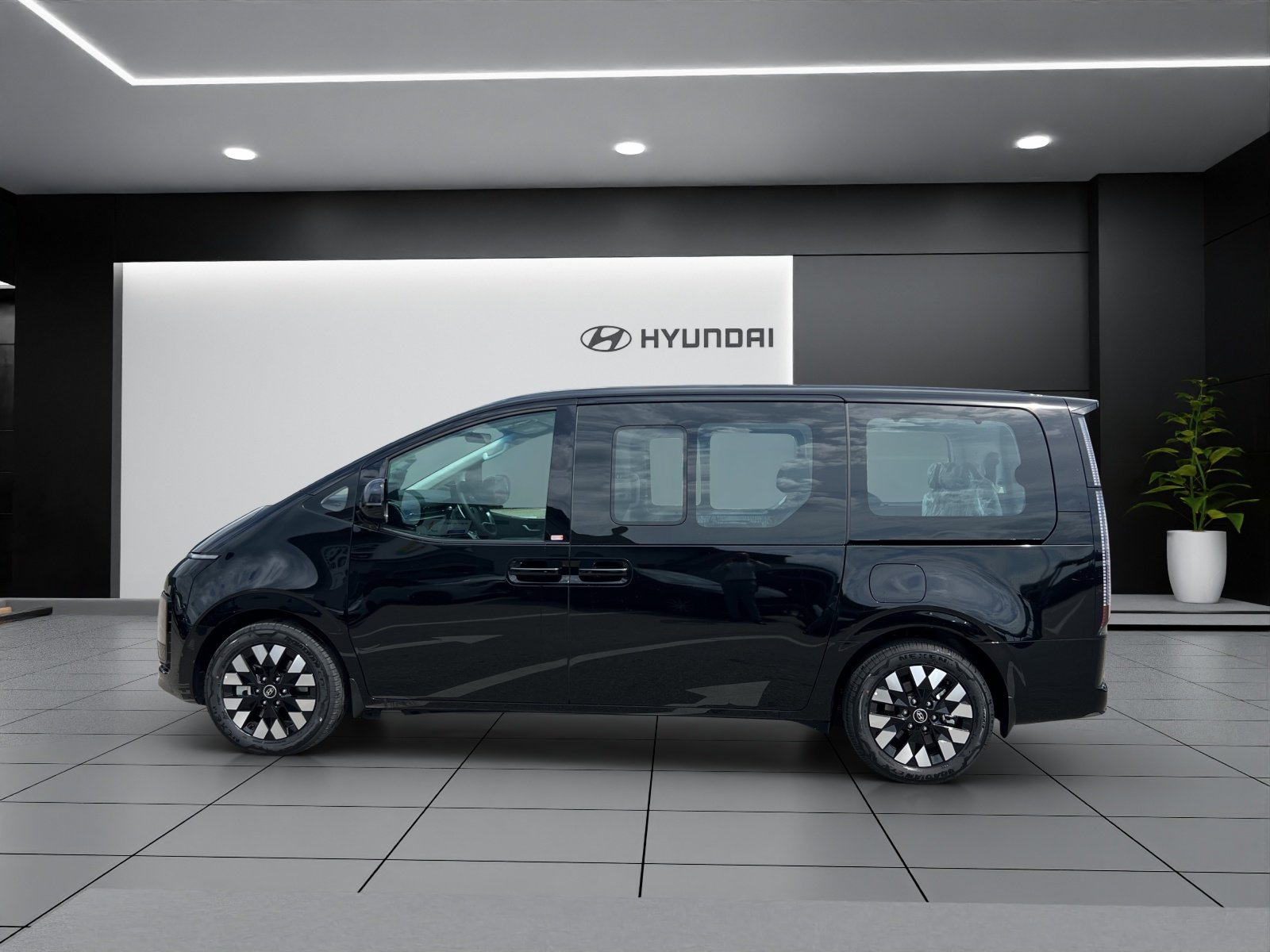 HYUNDAI Staria Premium 1.6 T-GDi HEV Amplia A, Full-Hybrid Petrol/Electric, New car, Automatic - 2
