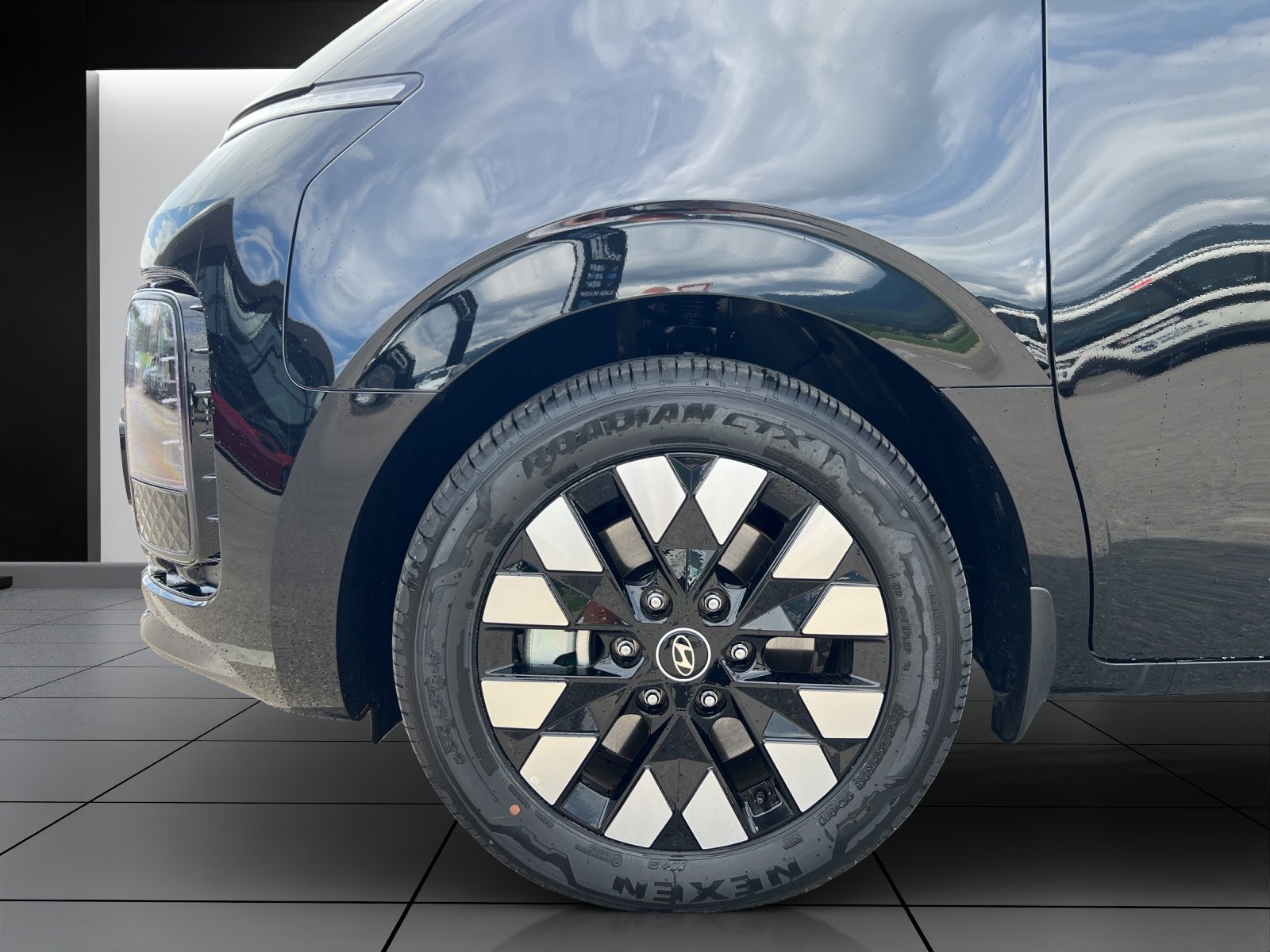 HYUNDAI Staria Premium 1.6 T-GDi HEV Amplia A, Full-Hybrid Petrol/Electric, New car, Automatic - 6