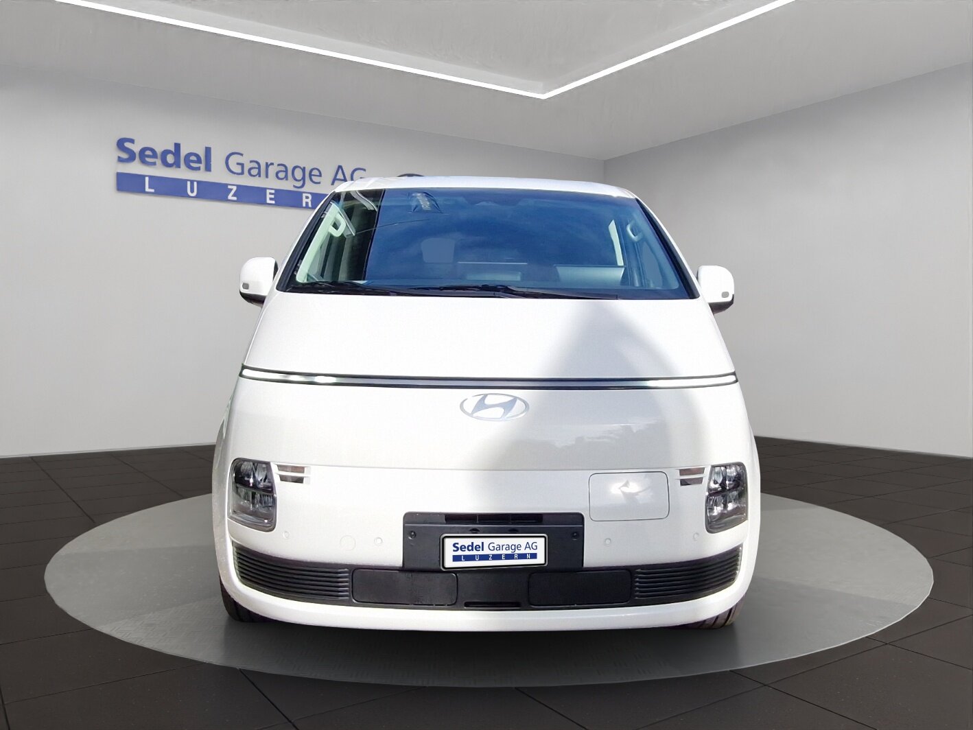 HYUNDAI Staria Cargo 84 kWh Amplia, Electric, New car, Automatic - 2