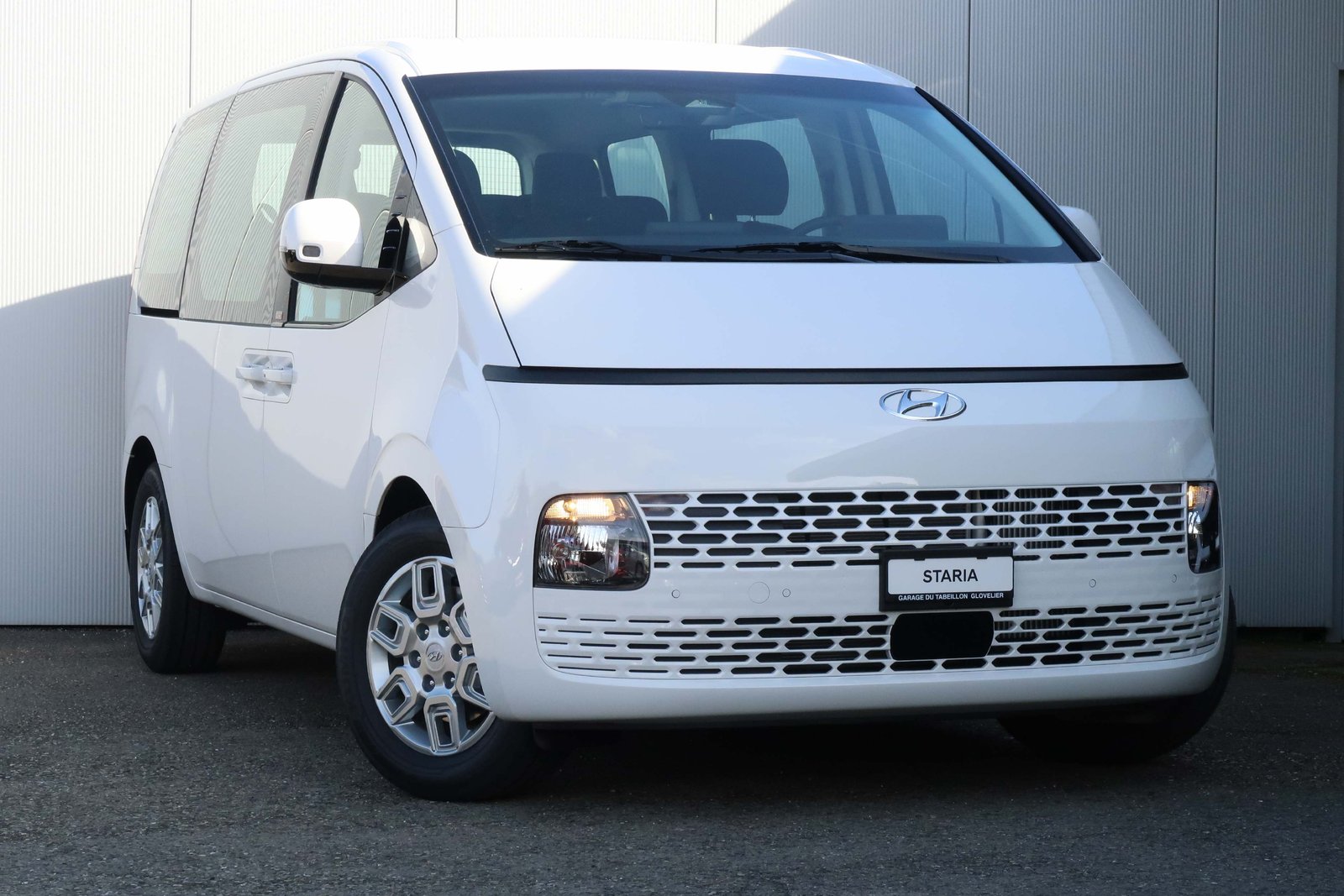 HYUNDAI Staria Wagon 2.2 CRDI Amplia 4WD Auto. 9pl., Diesel, Occasioni / Usate, Automatico - 2