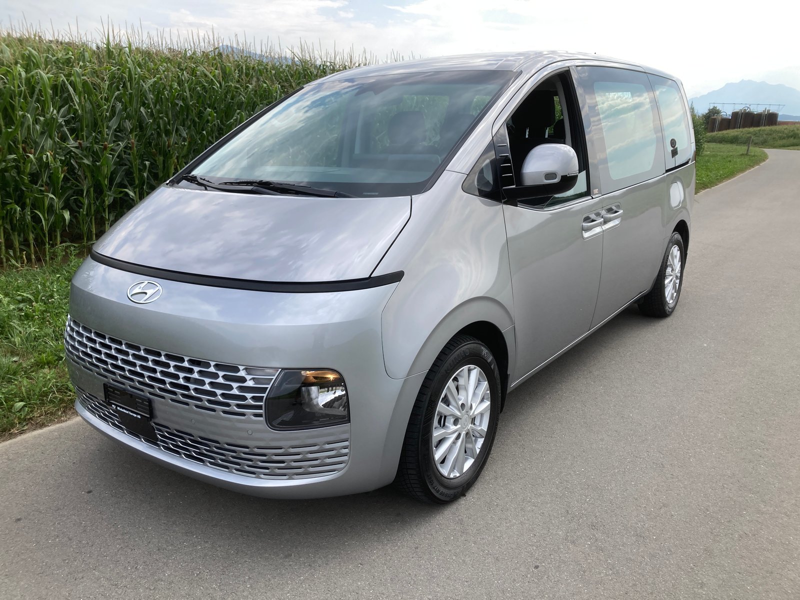 HYUNDAI Staria Premium 2.2 CRDi Amplia 4WD A 9 Sitzer