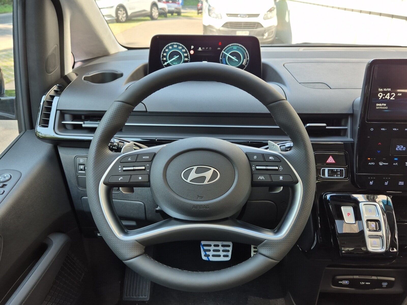HYUNDAI Staria Premium 1.6 GDi HEV Vertex, Full-Hybrid Petrol/Electric, Ex-demonstrator, Automatic - 7