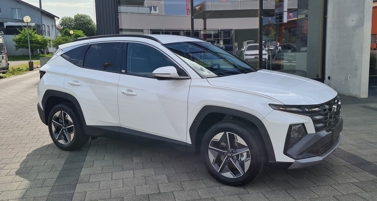 HYUNDAI Tucson 1.6 TGDI HEV Amplia 4WD, Hybride Intégral Essence/Électricité, Voiture nouvelle, Automatique - 3