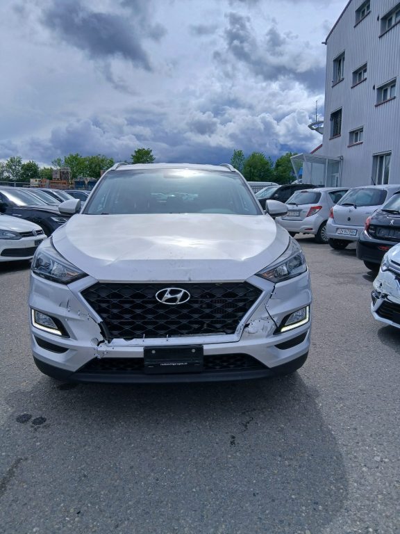 HYUNDAI TUCSON 1.6 T-GDi Amplia 2WD