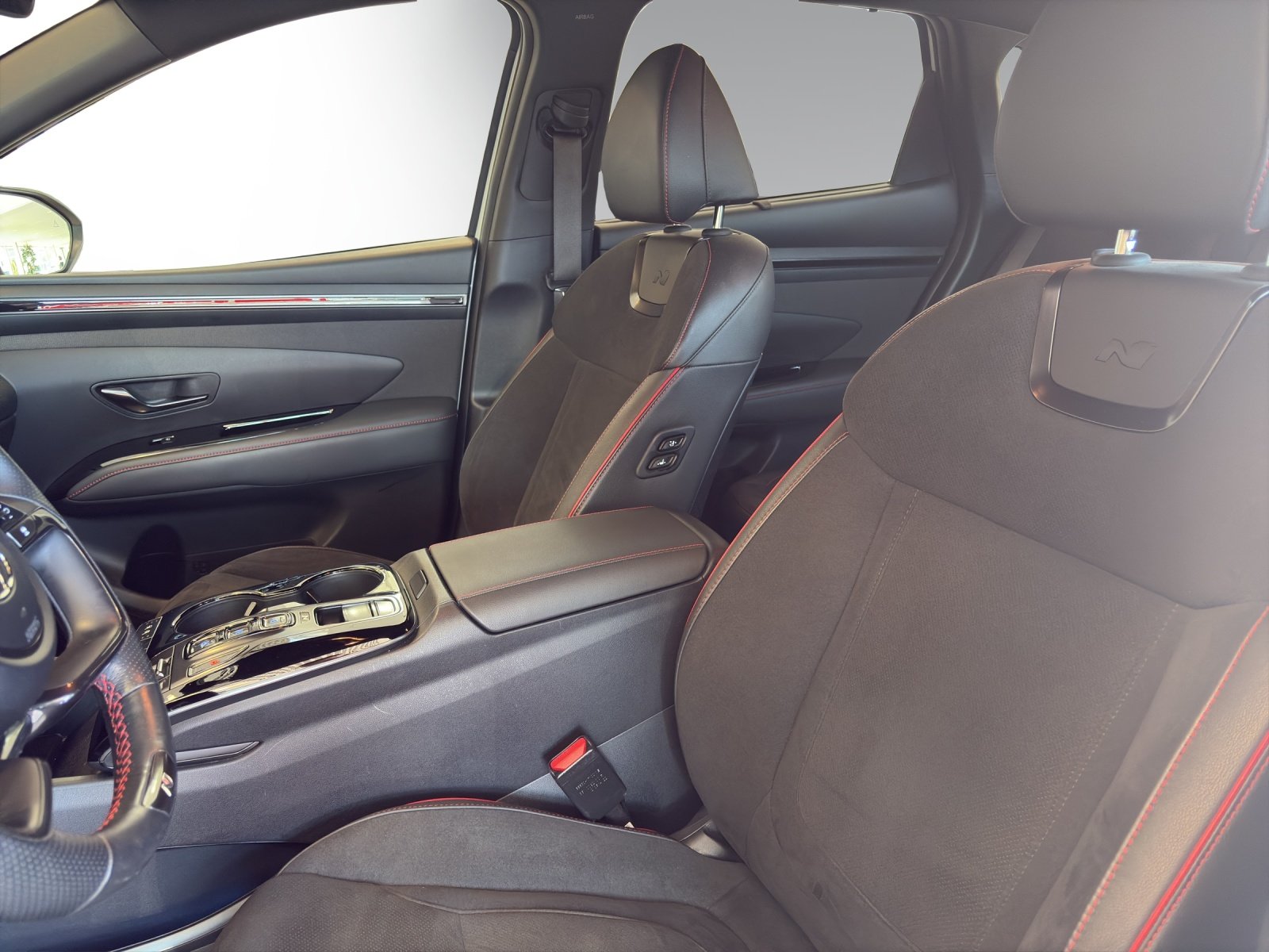 HYUNDAI Tucson 1.6HEV NLi LUX 4WD, Voll-Hybrid Benzin/Elektro, Occasion / Gebraucht, Automatik - 7