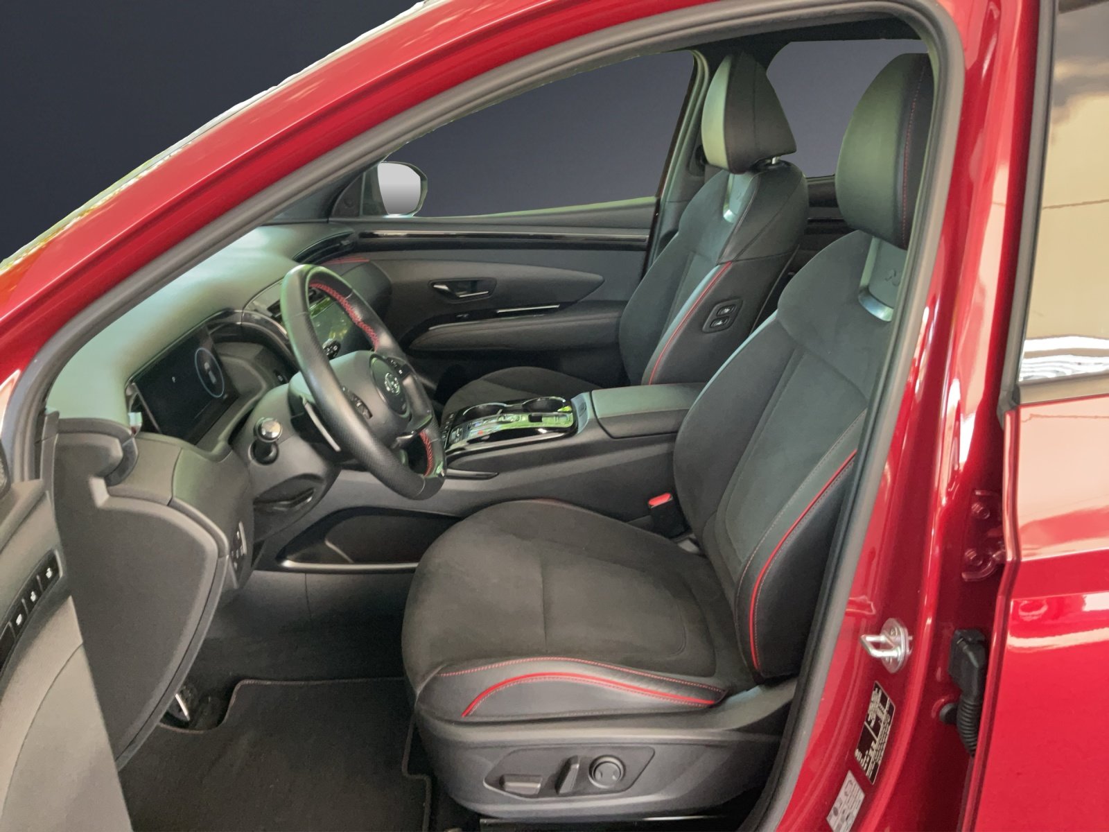 HYUNDAI Tucson 1.6HEV NLi LUX 4WD, Voll-Hybrid Benzin/Elektro, Occasion / Gebraucht, Automatik - 7