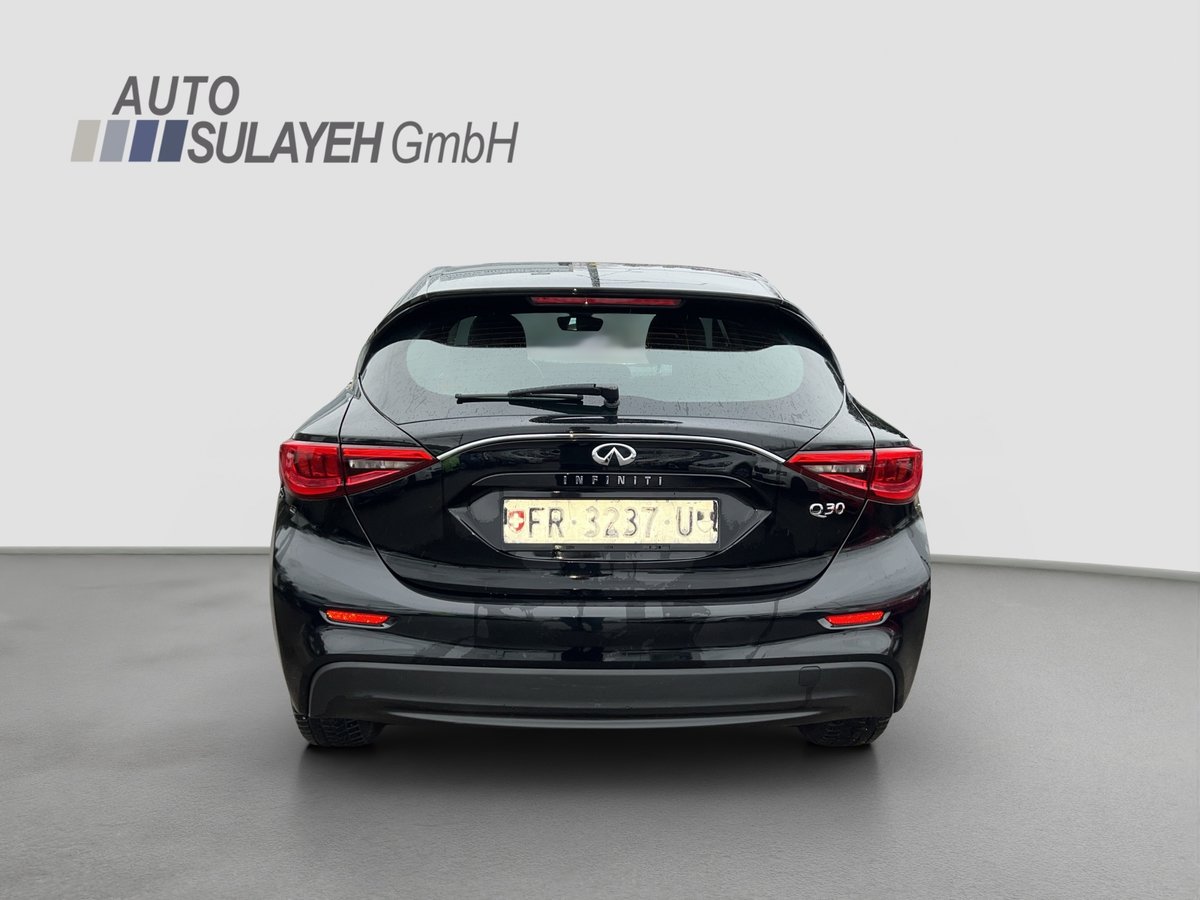 INFINITI Q30 1.6t Luxe WD DCT, Benzin, Occasion / Gebraucht, Automat - 4