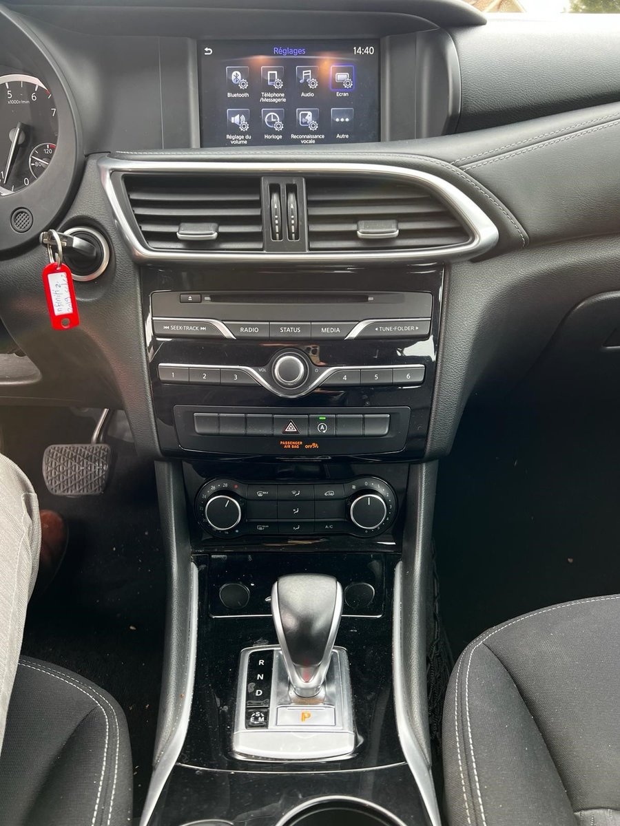 INFINITI Q30 1.6t Luxe WD DCT, Benzin, Occasion / Gebraucht, Automat - 5