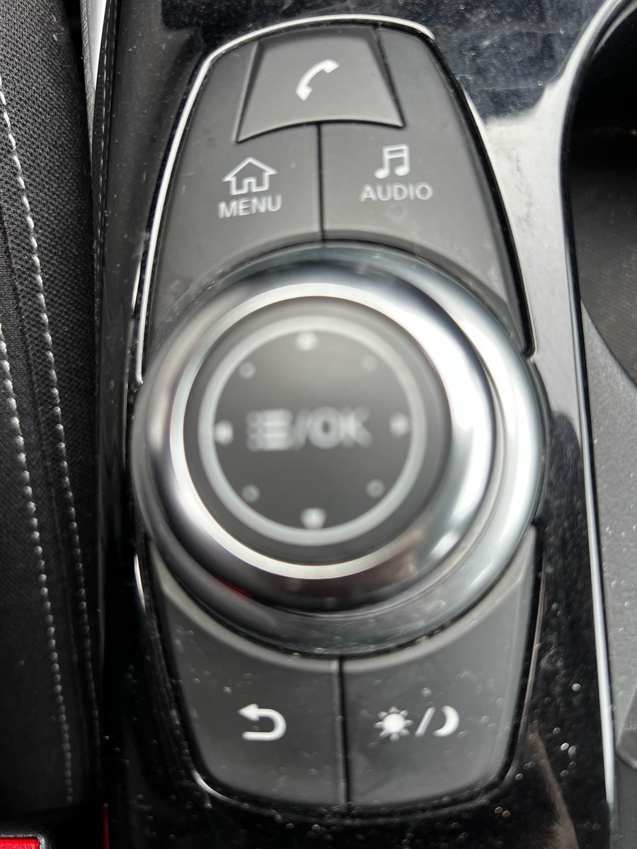 INFINITI Q30 1.6t Luxe WD DCT, Benzin, Occasion / Gebraucht, Automat - 6