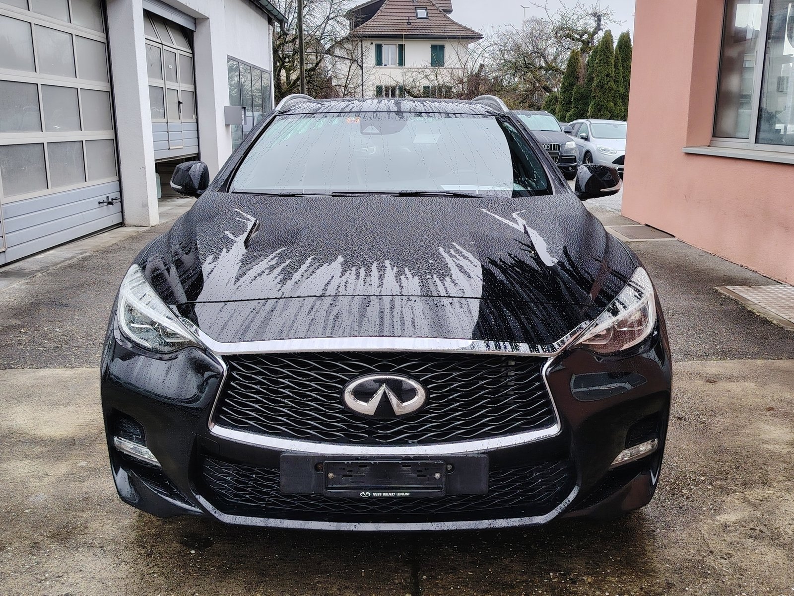 INFINITI Q30 2.0t Sport AWD DCT, Benzin, Occasion / Gebraucht, Automat - 2