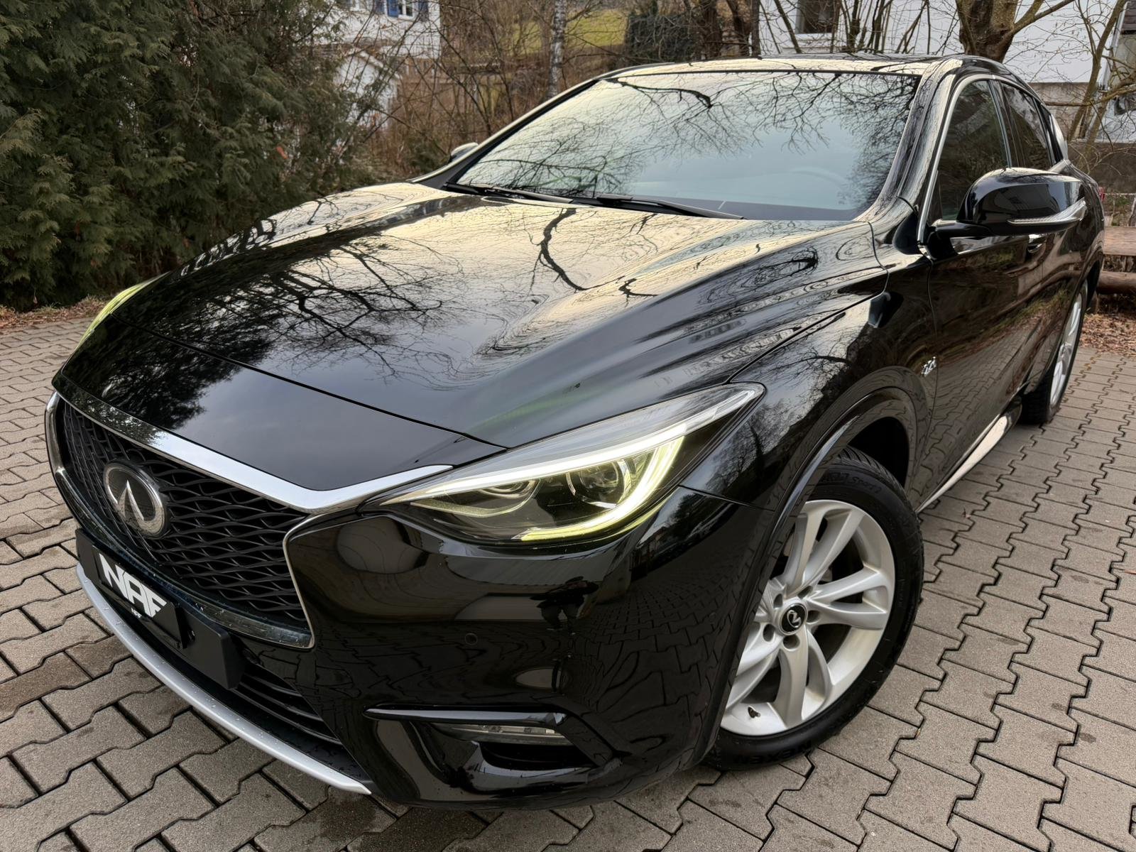 INFINITI Q30 2.2d Premium AWD DCT