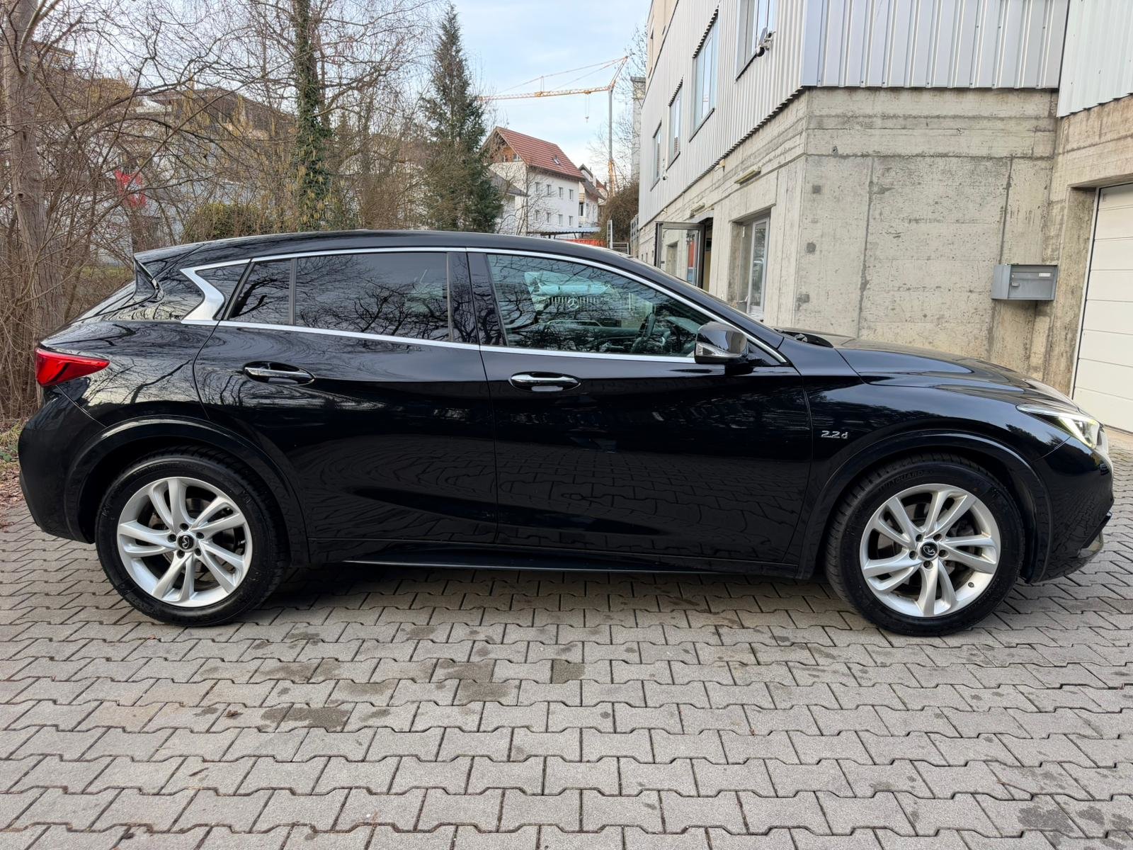 INFINITI Q30 2.2d Premium AWD DCT, Diesel, Occasion / Utilisé, Automatique - 6