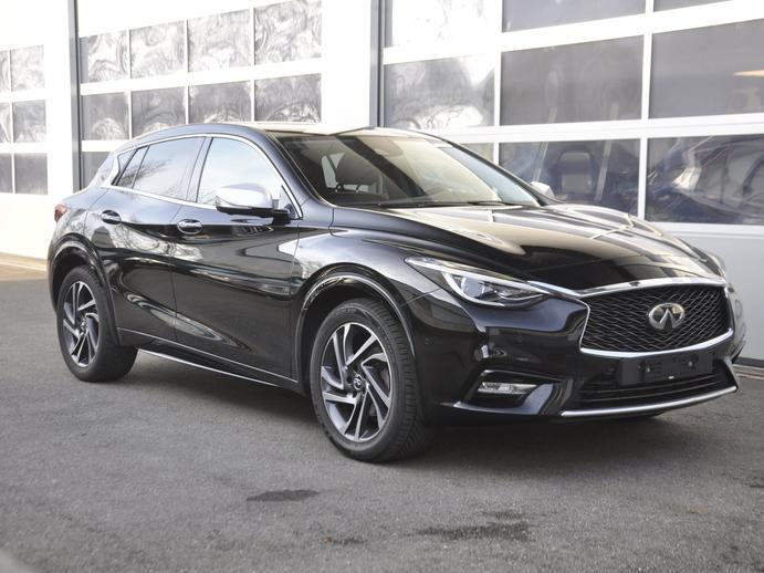 INFINITI Q30 1.6t Premium Tech FWD, Benzin, Occasion / Gebraucht, Handschaltung