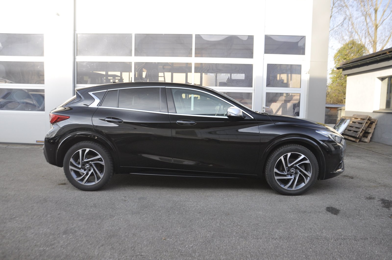 INFINITI Q30 1.6t Premium Tech FWD, Benzina, Occasioni / Usate, Manuale - 2