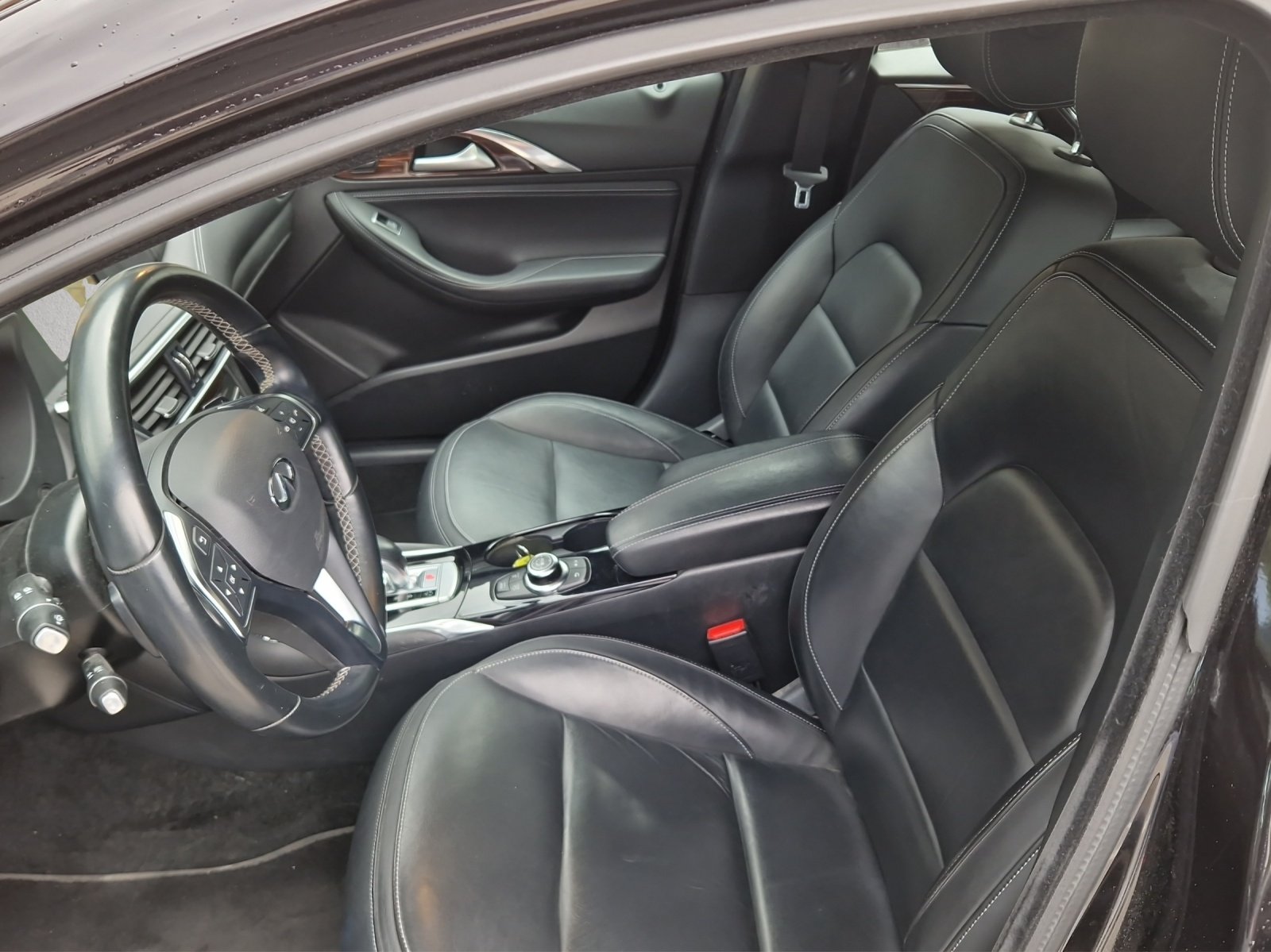 INFINITI Q30 2.2d Premium DCT AWD, Diesel, Second hand / Used, Automatic - 6