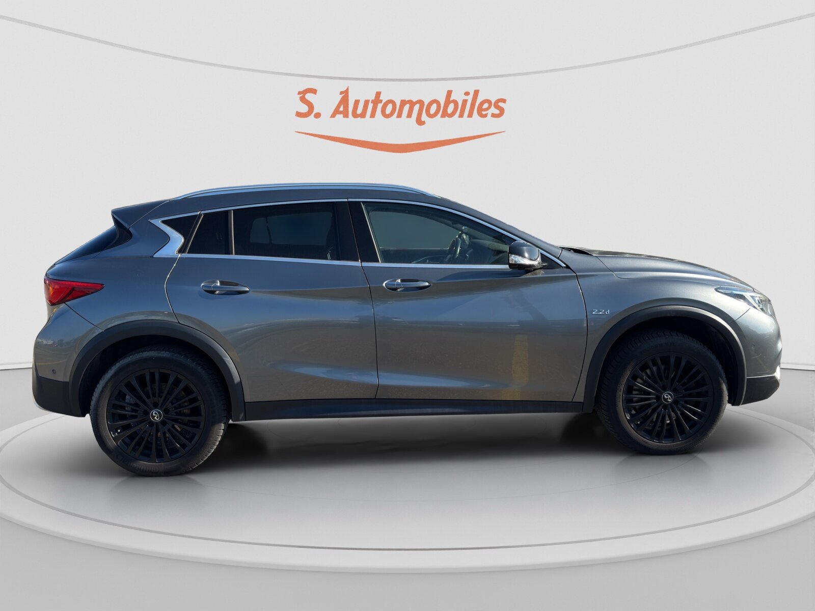 INFINITI Q30 2.2d Premium Tech Gallery White AWD DCT, Diesel, Occasion / Gebraucht, Automatik - 3