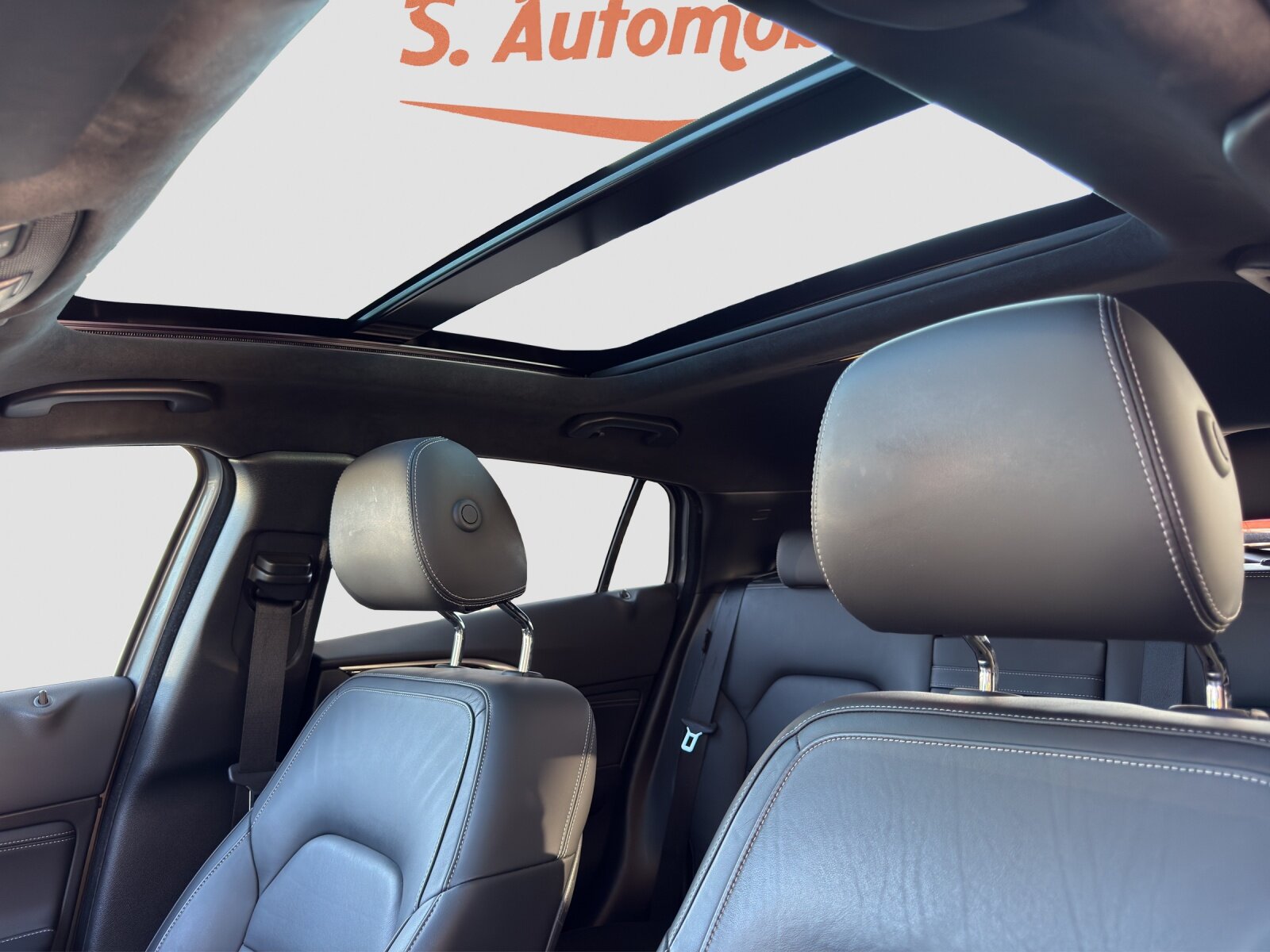 INFINITI Q30 2.2d Premium Tech Gallery White AWD DCT, Diesel, Occasion / Gebraucht, Automatik - 7