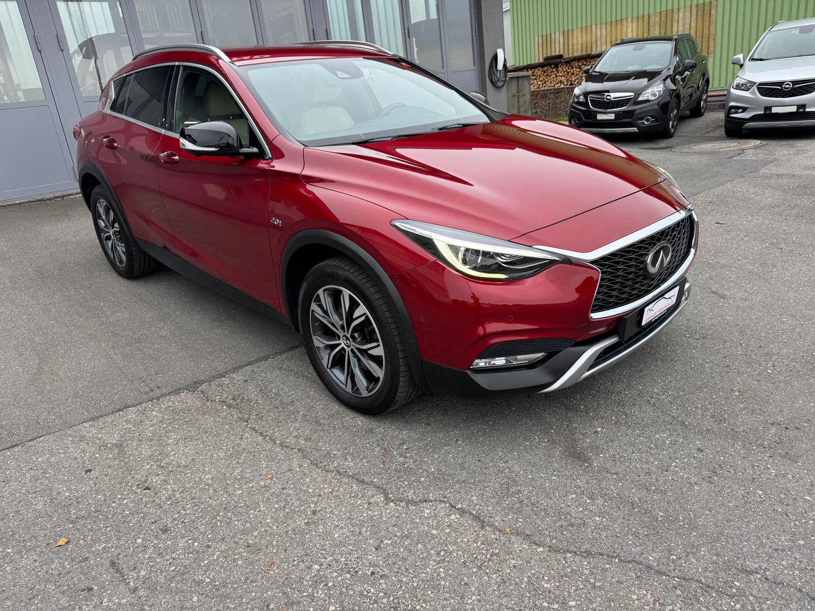INFINITI QX30 2.0t Luxe Tech AWD DCT AWD, Essence, Occasion / Utilisé, Automatique - 2
