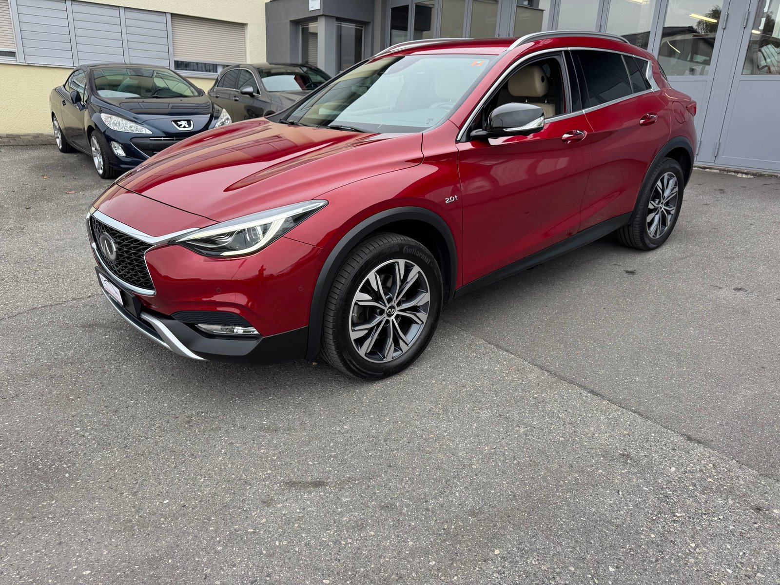 INFINITI QX30 2.0t Luxe Tech AWD DCT AWD, Essence, Occasion / Utilisé, Automatique - 6