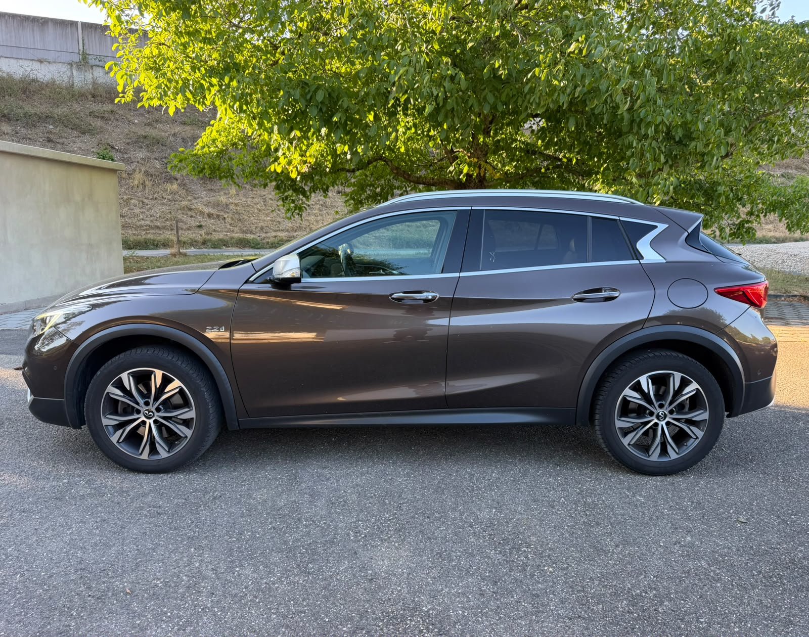 INFINITI QX30 2.2d Premium DCT AWD, Diesel, Second hand / Used, Automatic - 2