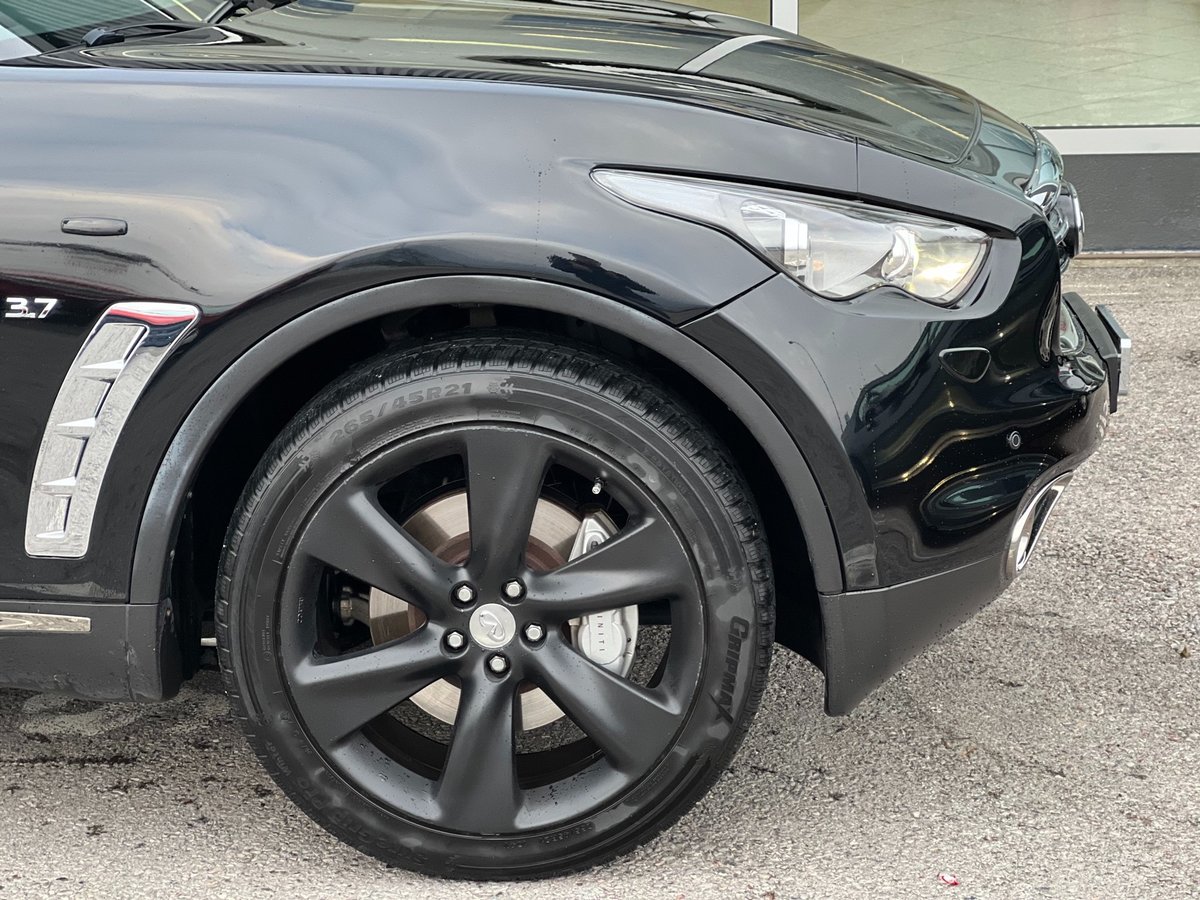 INFINITI QX70 3.7 S Premium AWD Automatic, Essence, Occasion / Utilisé, Automatique - 4