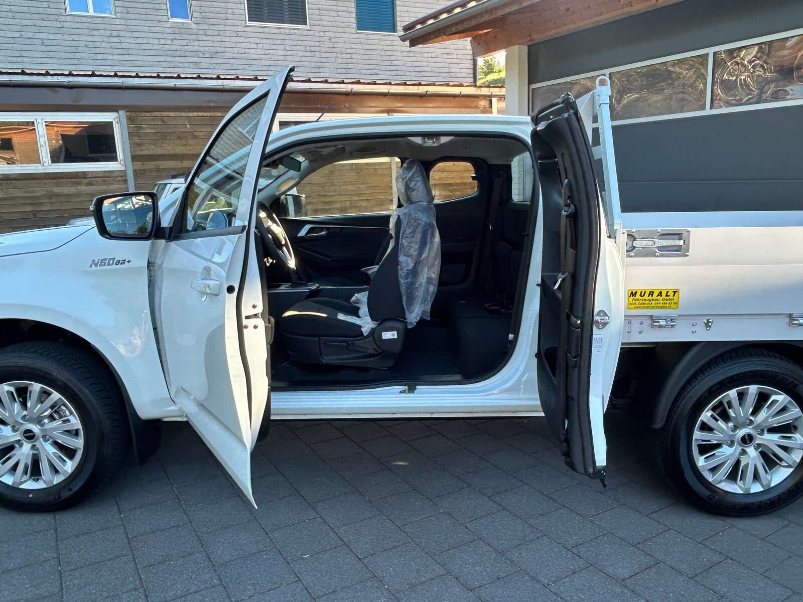 ISUZU D-MAX 1.9 CrewCab N60BB+ 4x4, Diesel, Neuwagen, Automatik - 6