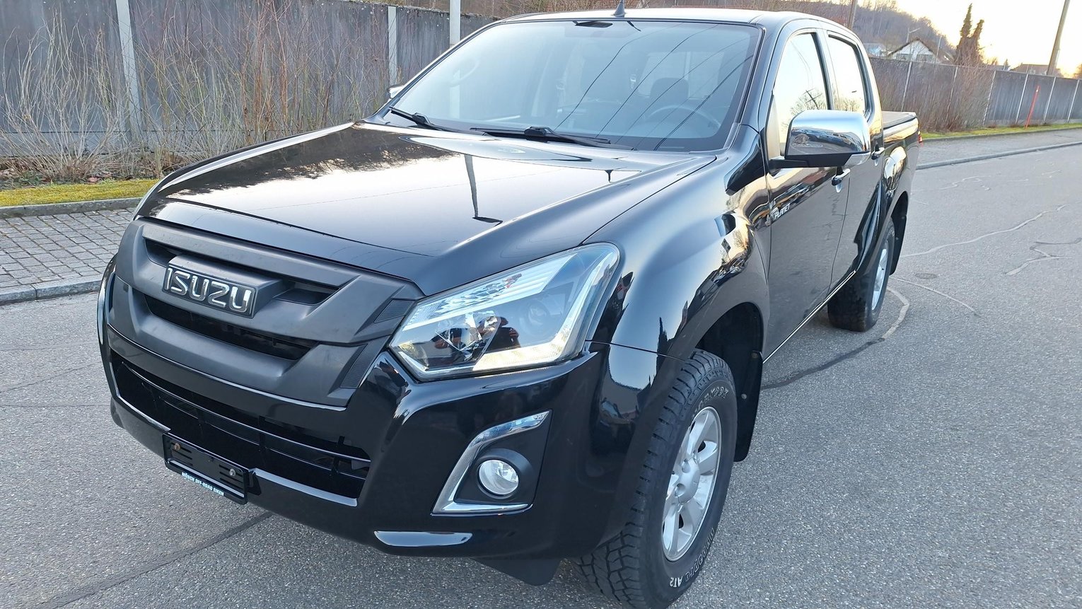 ISUZU D-MAX 1.9 Crew Cab Planet 4x4, Diesel, Second hand / Used, Manual - 2