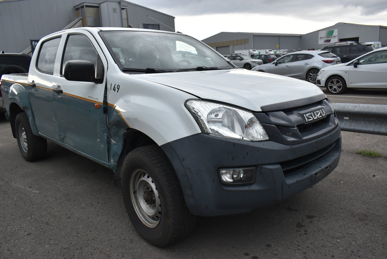 ISUZU D-MAX 2.5 Crew Cab Satellite 4x4