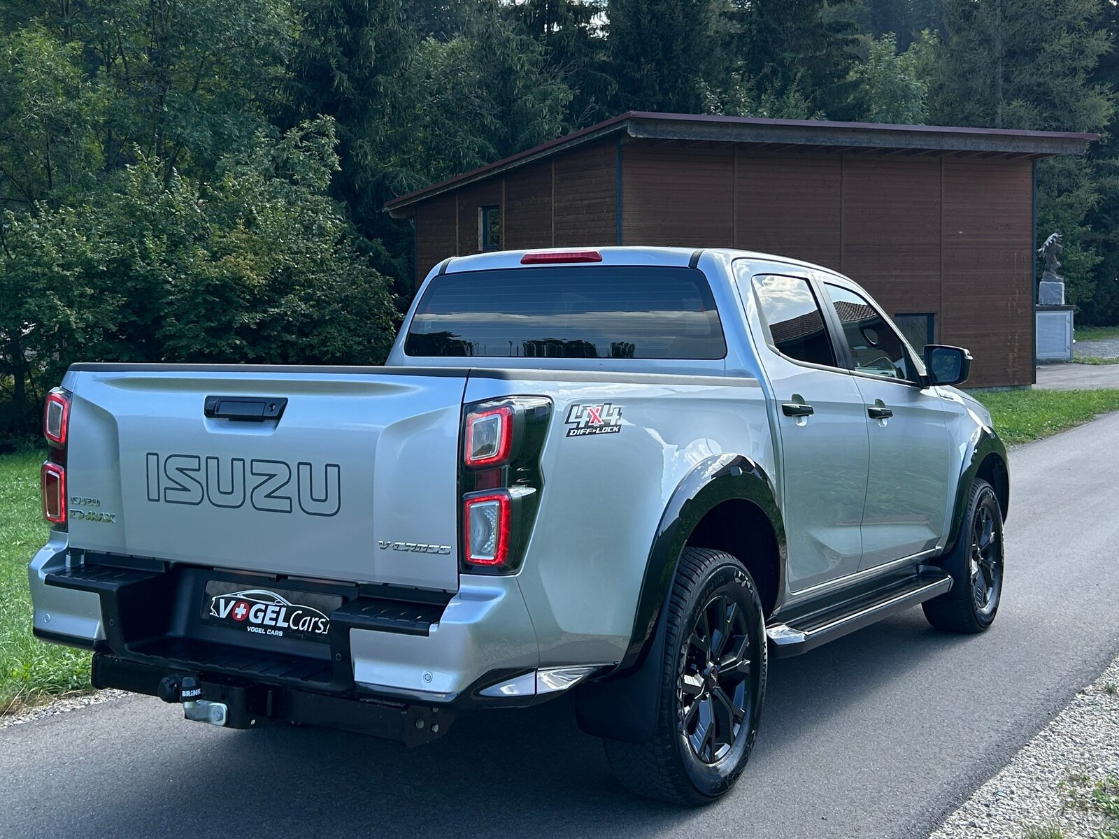 ISUZU D-MAX 1.9 CrewCab N60FF V-Cross 4x4 AT, Diesel, Occasion / Gebraucht, Automatik - 5