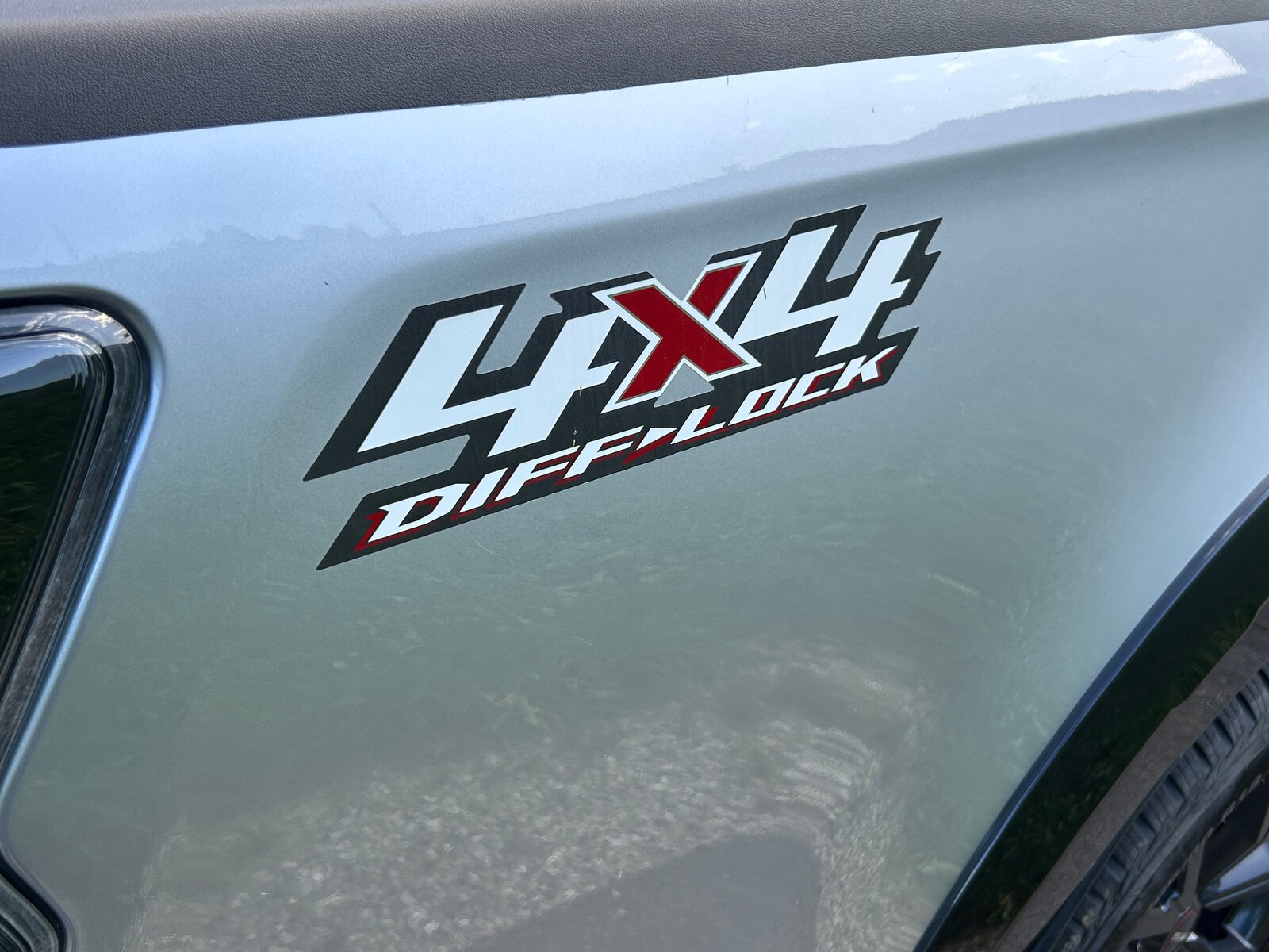 ISUZU D-MAX 1.9 CrewCab N60FF V-Cross 4x4 AT, Diesel, Occasion / Gebraucht, Automatik - 6
