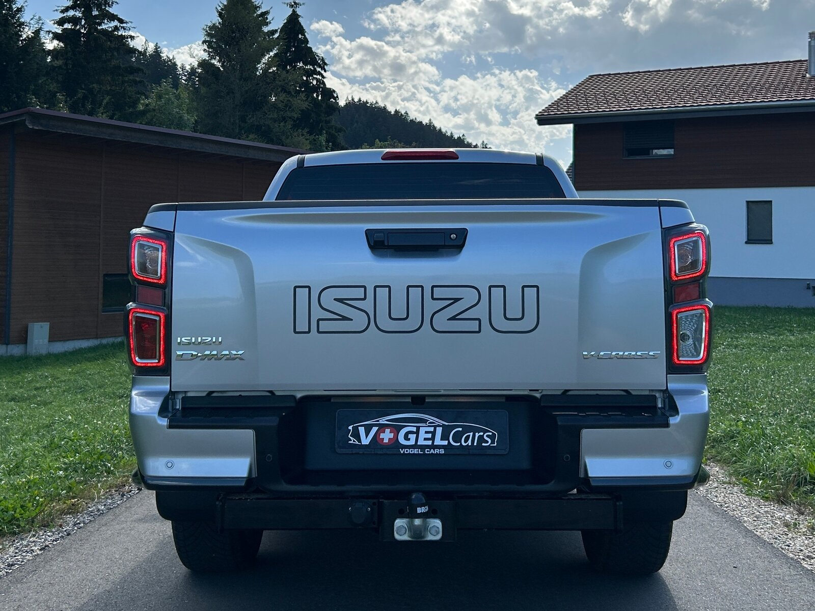 ISUZU D-MAX 1.9 CrewCab N60FF V-Cross 4x4 AT, Diesel, Occasion / Gebraucht, Automatik - 7