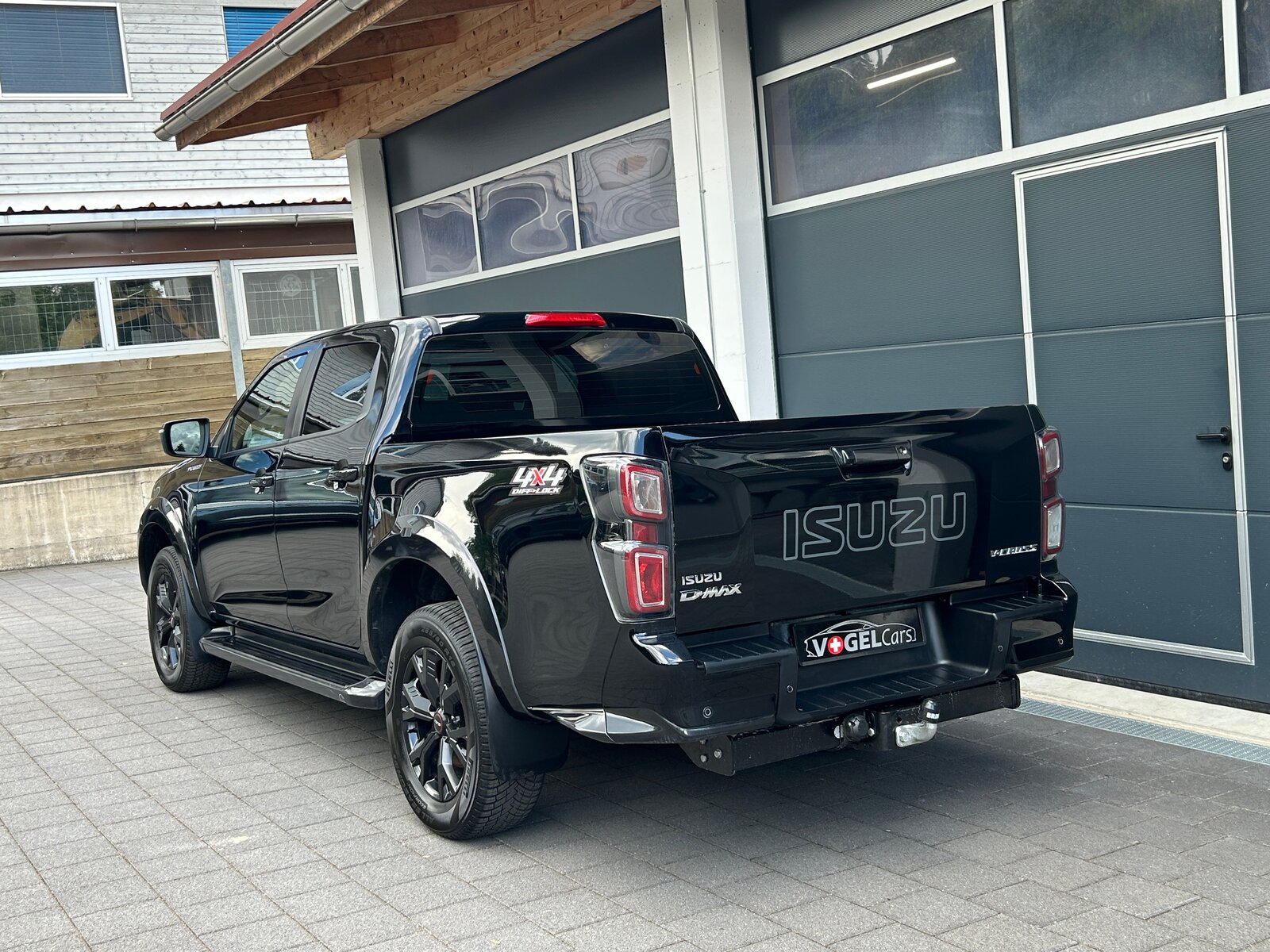 ISUZU D-MAX 1.9 CrewCab N60FF V-Cross 4x4 AT, Diesel, Occasioni / Usate, Automatico - 3