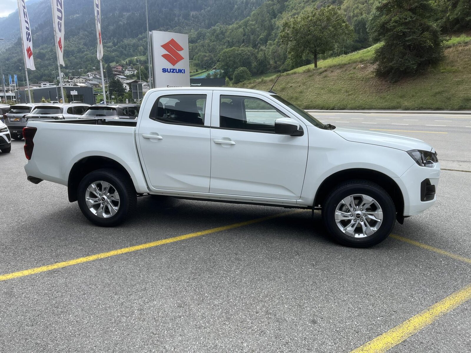 ISUZU D-Max Crew Pick-up 2.2 DDi Evolution 4x4, Diesel, Neuwagen, Automatik - 6