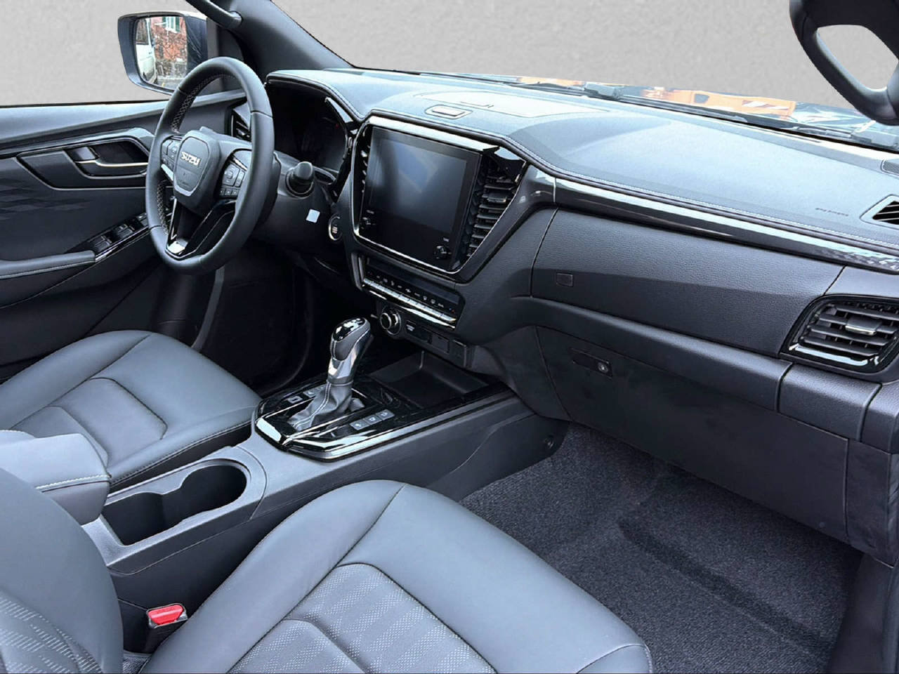 ISUZU D-Max Crew Pick-up 1.9 DDi N60, Diesel, Ex-demonstrator, Automatic - 6