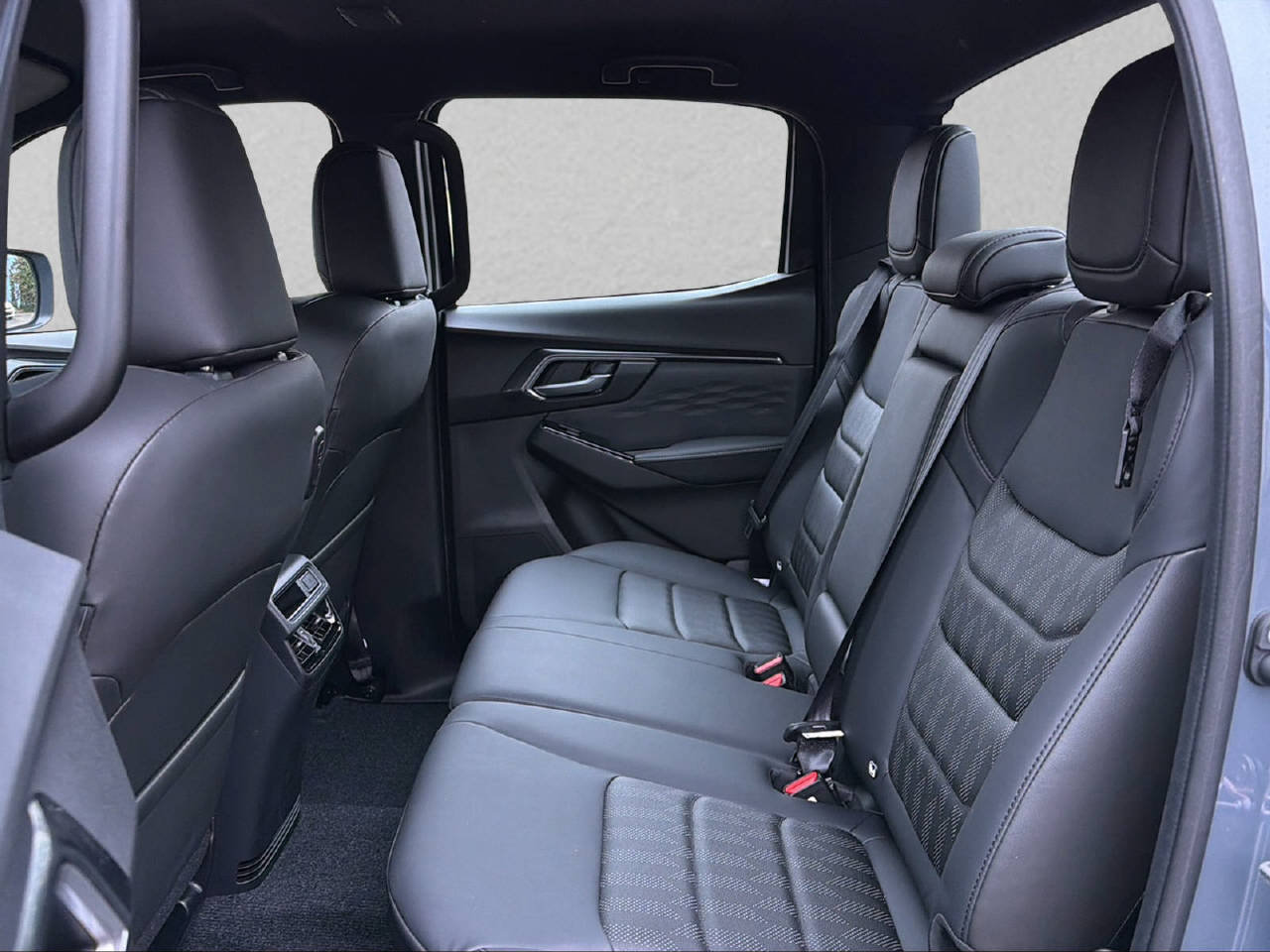 ISUZU D-Max Crew Pick-up 1.9 DDi N60, Diesel, Ex-demonstrator, Automatic - 7