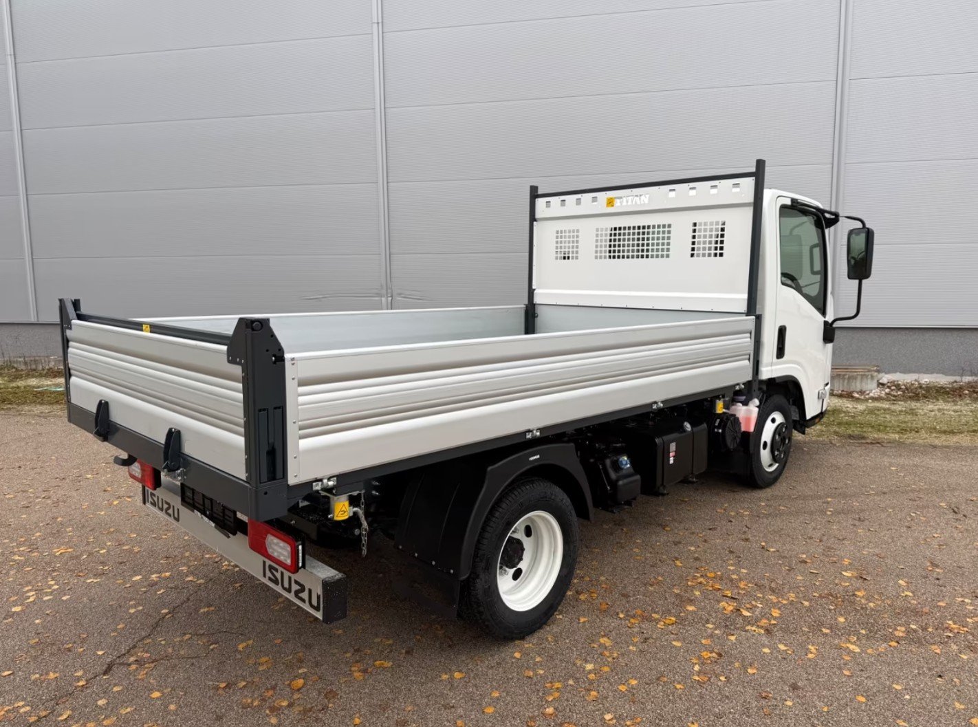 ISUZU M 27 F Dreiseitenkipper, Diesel, Neuwagen, Handschaltung - 4