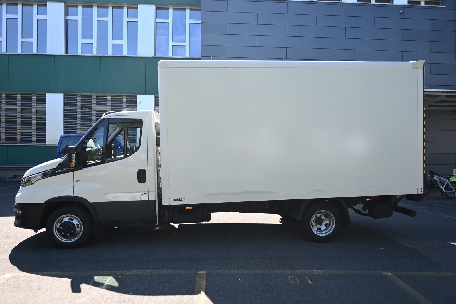 IVECO 35 C 16 A8, Diesel, Occasion / Utilisé, Automatique - 2