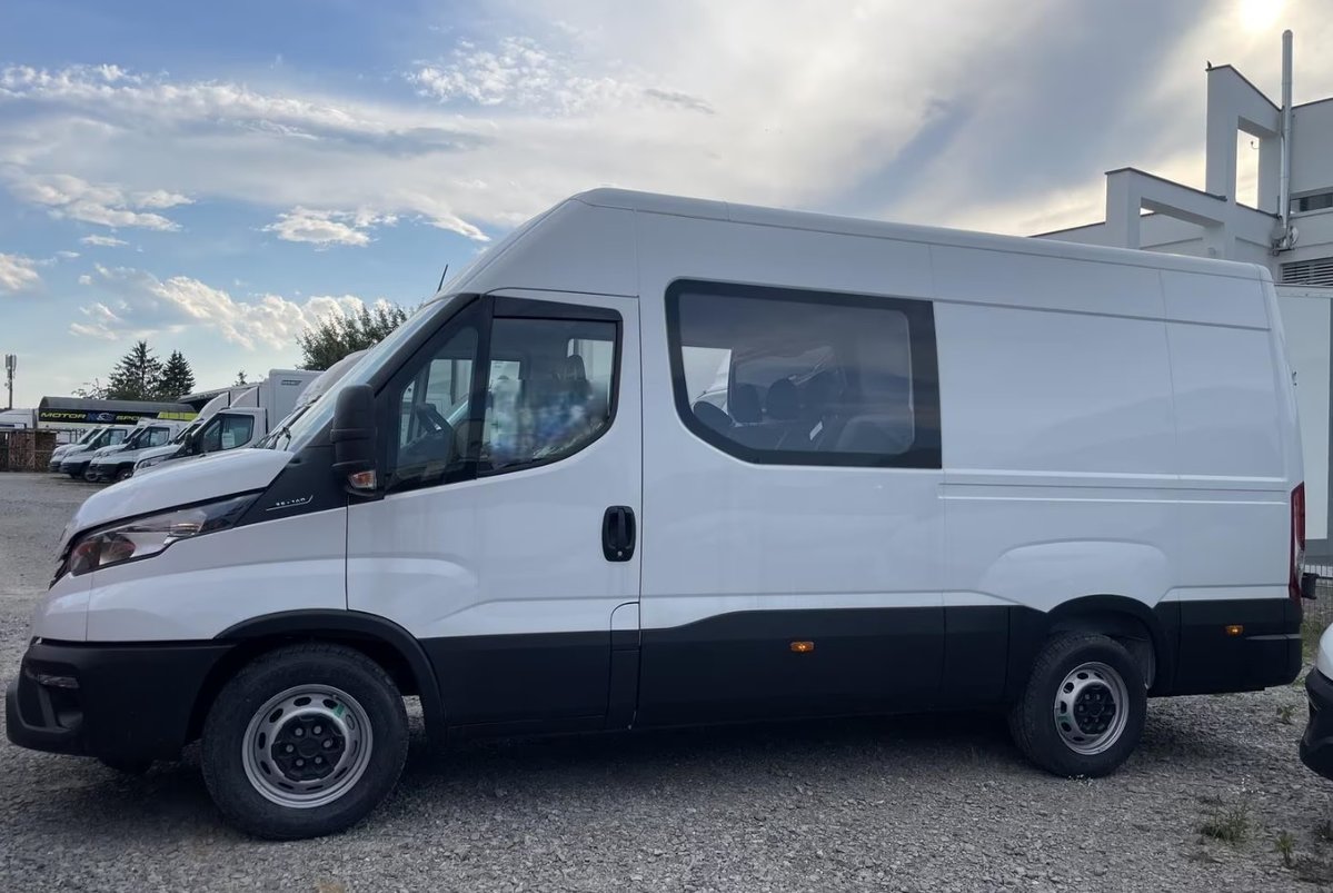 IVECO 35 S 14 D mit AHK